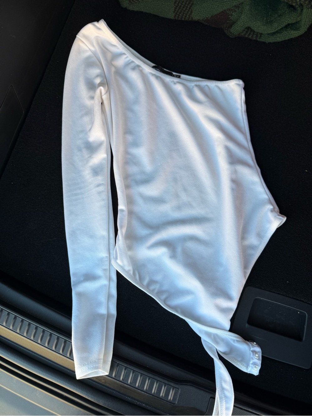 PrettyLittleThing White One-Shoulder Long Sleeve Bodysuit